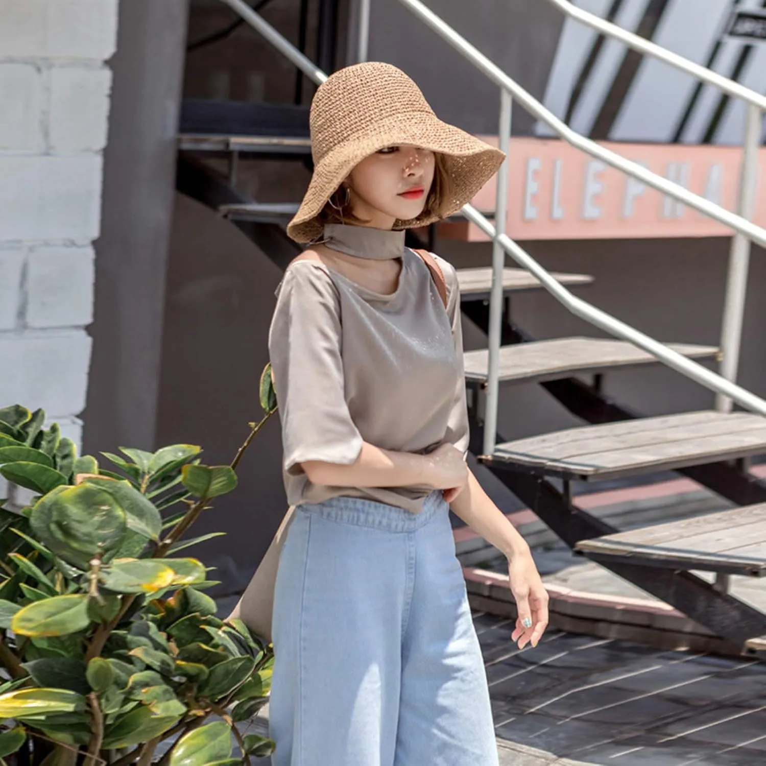 Womens Sun Straw Hat Wide Brim Summer Hat Foldable Roll up Floppy Beach Hats for Women Girl UPF 50 